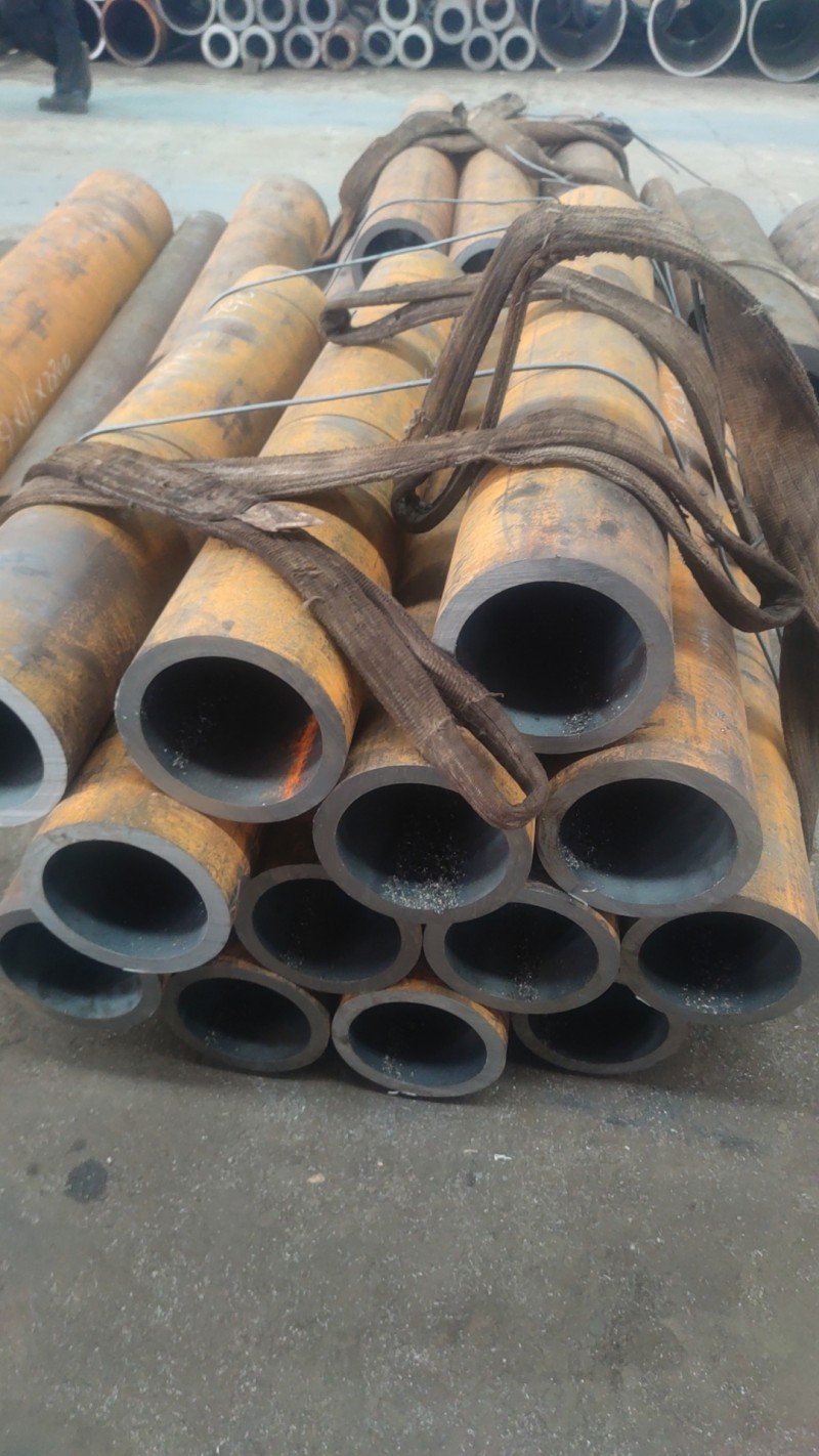 五峰五峰五峰15CrMoG无缝钢管切割